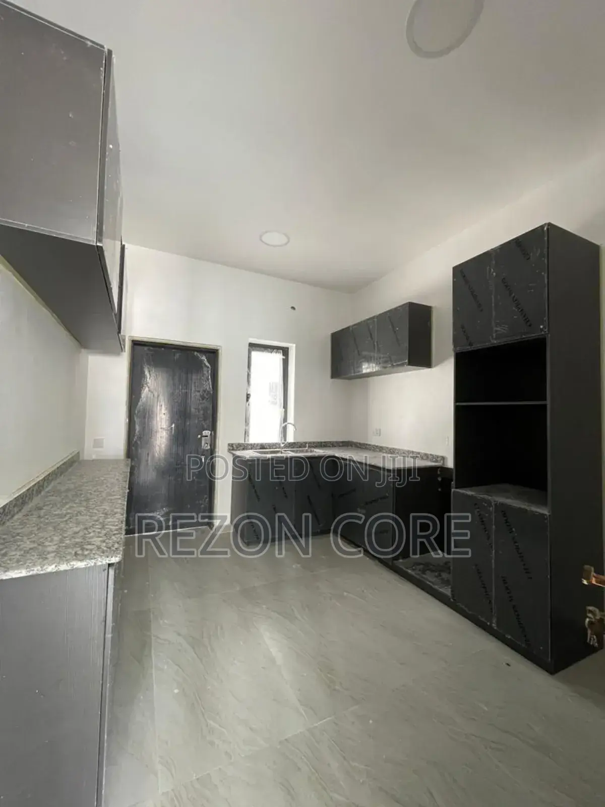 4bdrm Duplex in Lekki Phase 1 for sale in Lekki Phase 1