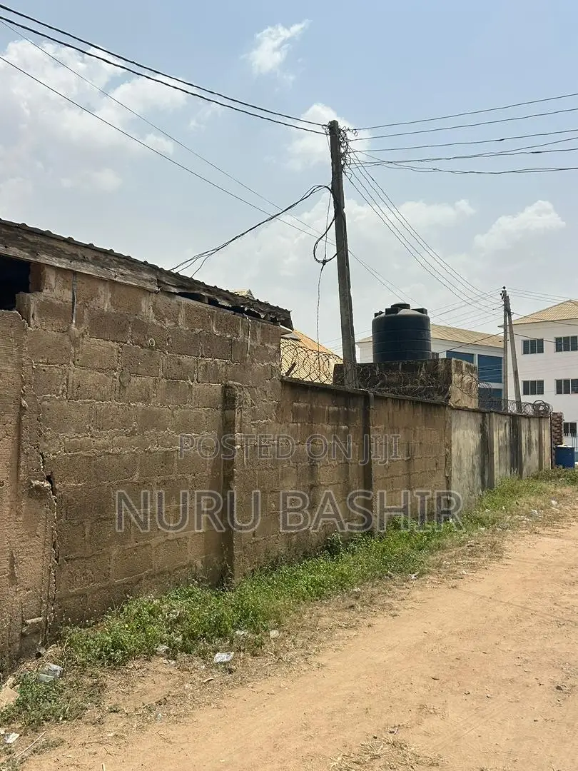Fenced and Gated Prime Residential 411 SQM of Land for Sale in Akala Express