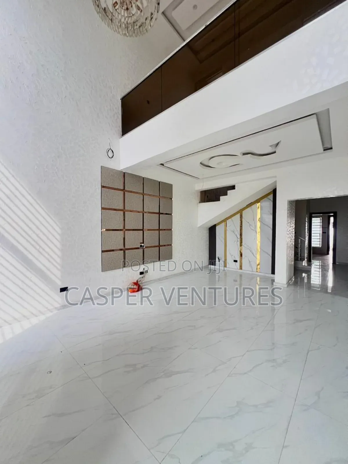 5bdrm Duplex in Osapa for sale in Osapa london