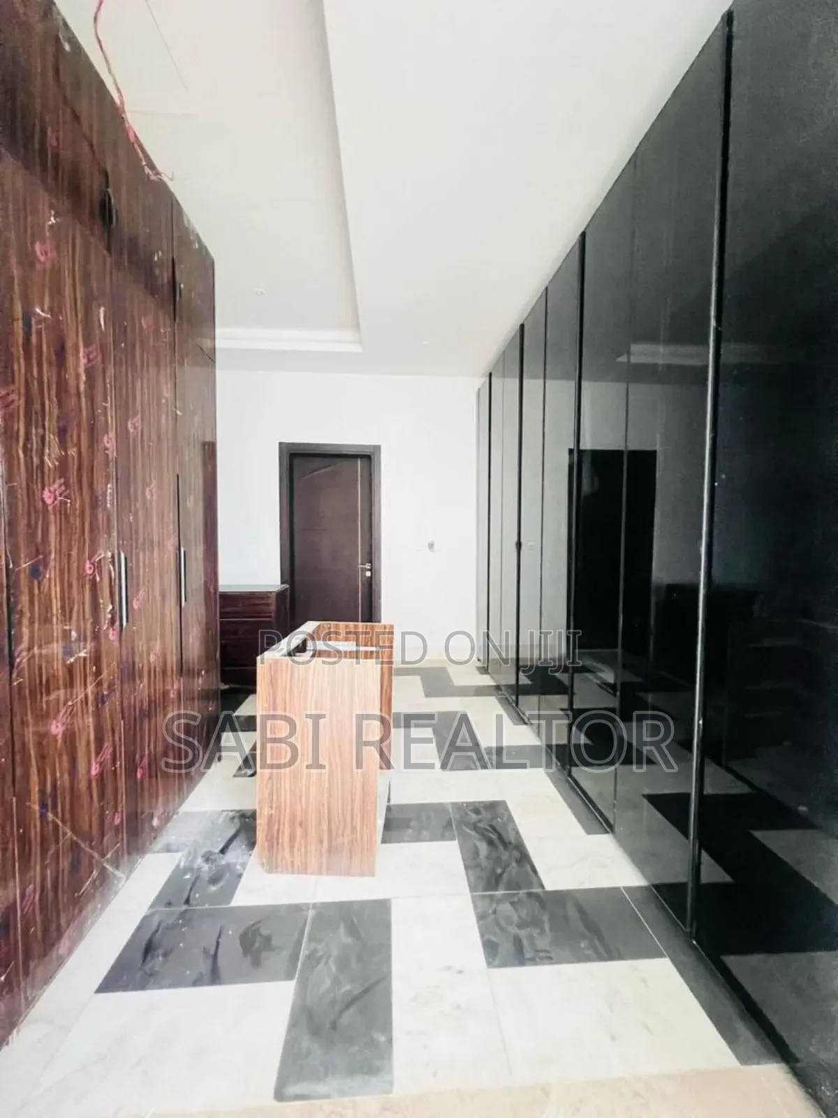 Furnished 6bdrm Duplex in Banana Island for sale in Banana Island