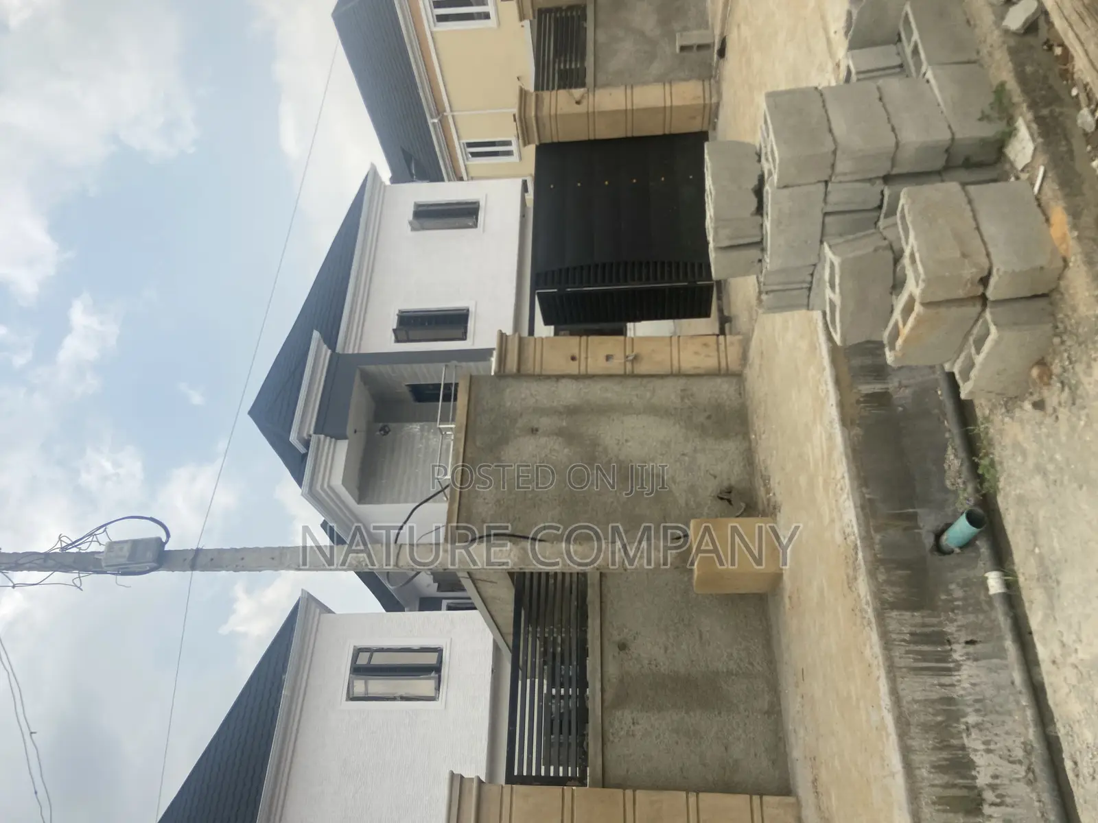 5bdrm Duplex in Omole Phase 2 for sale in Omole Phase 2