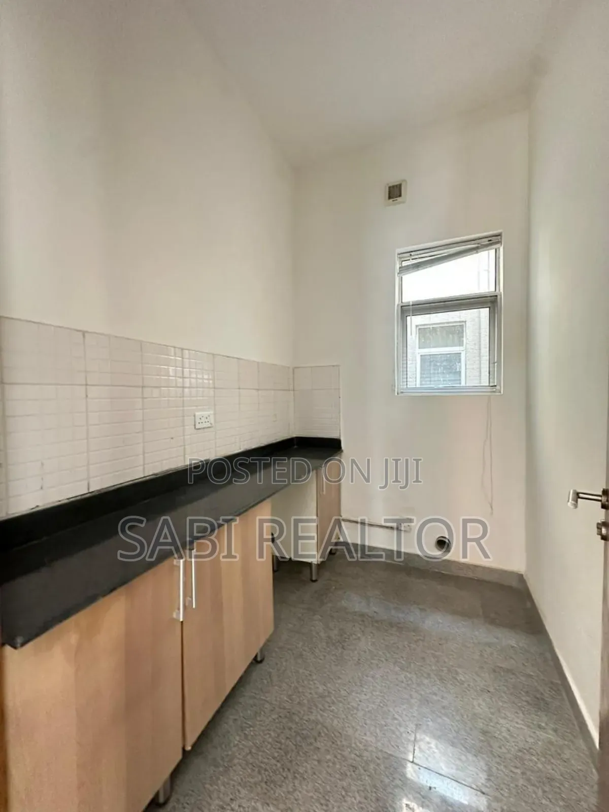 Furnished 3bdrm Duplex in Banana Island for sale in Banana Island