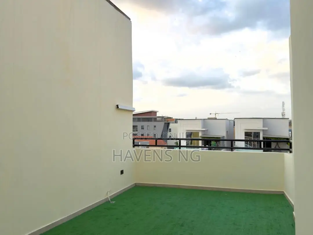 Lux 1 Bedroom Penthouse With 2 Balconies, Terrace in Lekki Phase 1