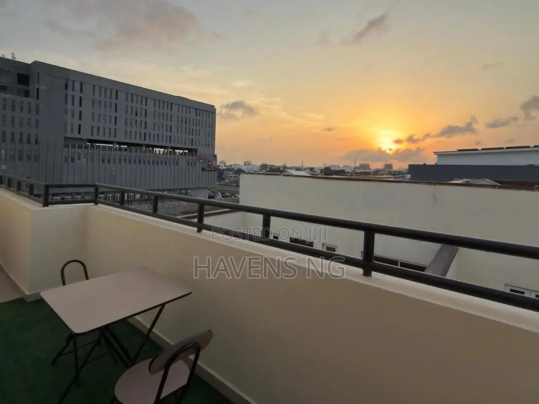 Lux 1 Bedroom Penthouse With 2 Balconies, Terrace in Lekki Phase 1