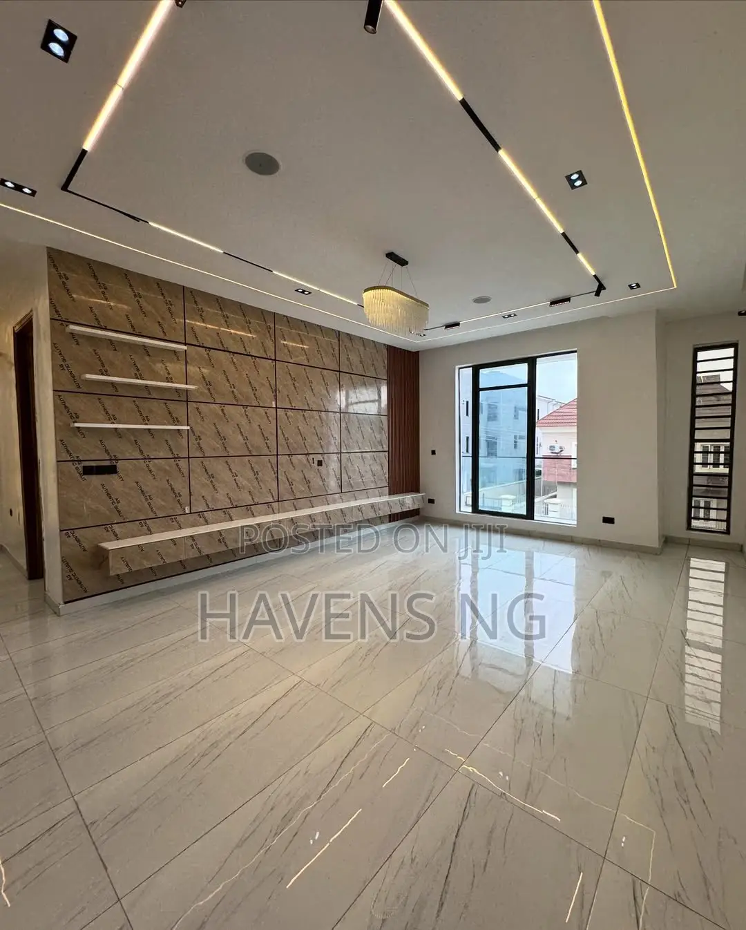 4bdrm Duplex in Idado for sale in Idado