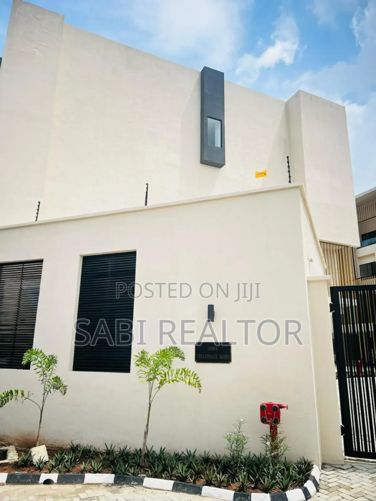 Breathtaking Waterfront 5 Bedroom Terrace Duplex Plus Bq, Pool, Gym in Banana Island