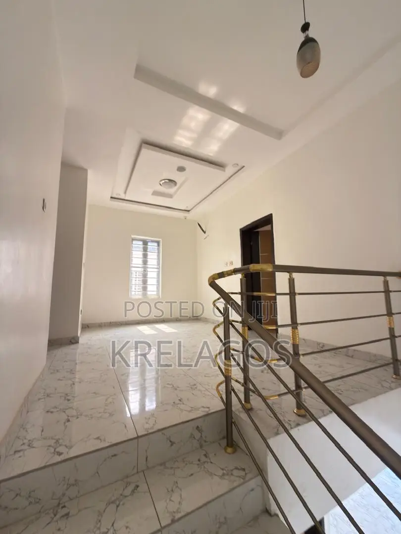 4bdrm Duplex in Ikota for sale in Ikota
