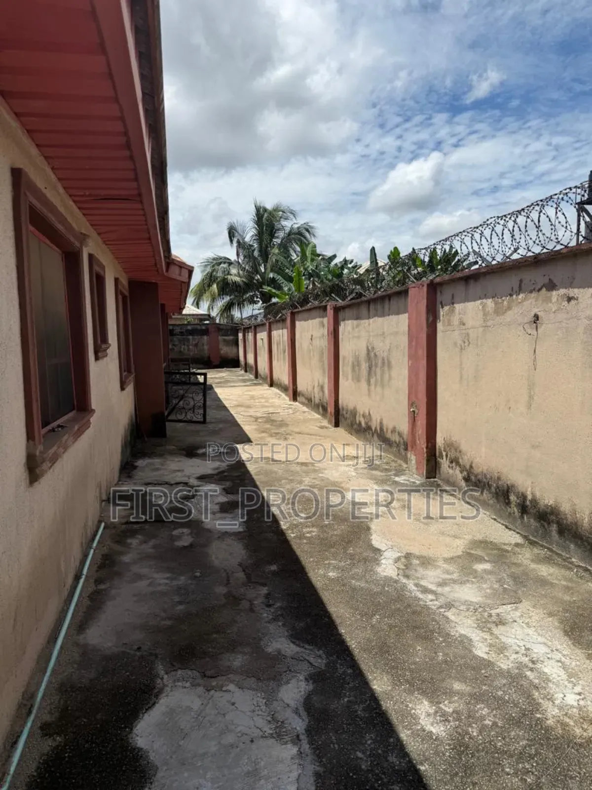 Furnished 9bdrm Bungalow in Akilapa Estate Off, Idishin for sale in Idishin