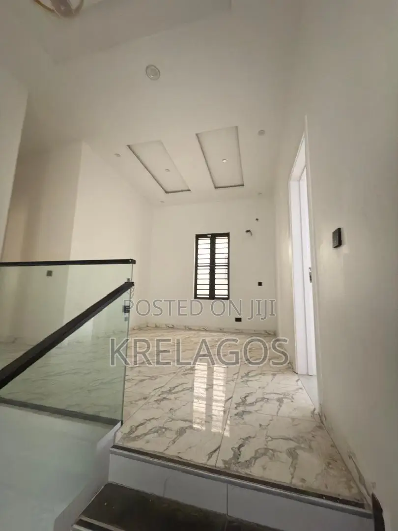 4bdrm Duplex in Ikota for sale in Ikota