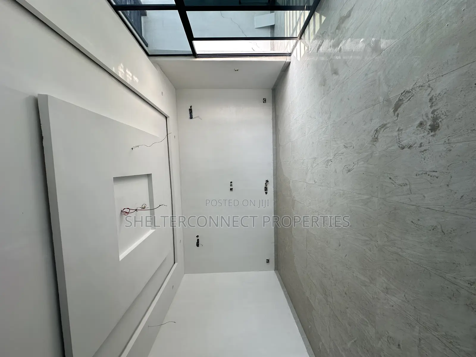 2bdrm Penthouse in Ikate for sale in Ikate