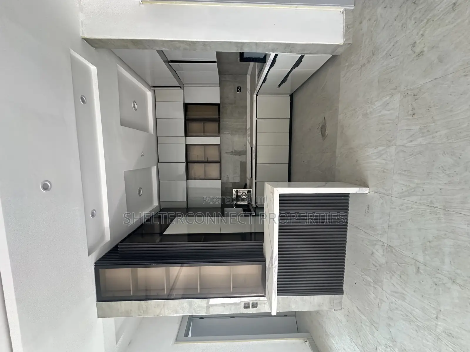 2bdrm Penthouse in Ikate for sale in Ikate