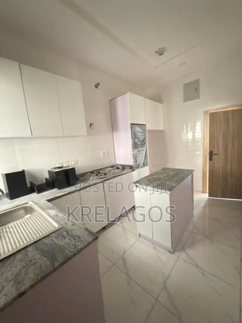4bdrm Duplex in Ikota for sale in Ikota