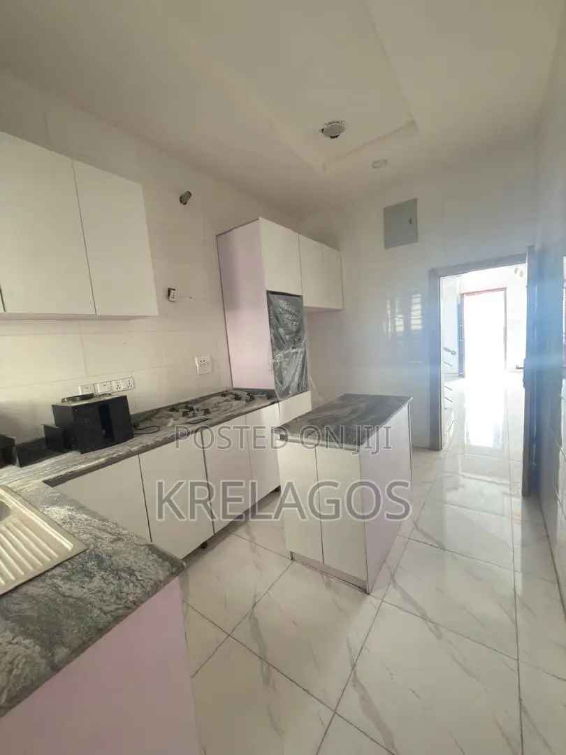 4bdrm Duplex in Ikota for sale in Ikota
