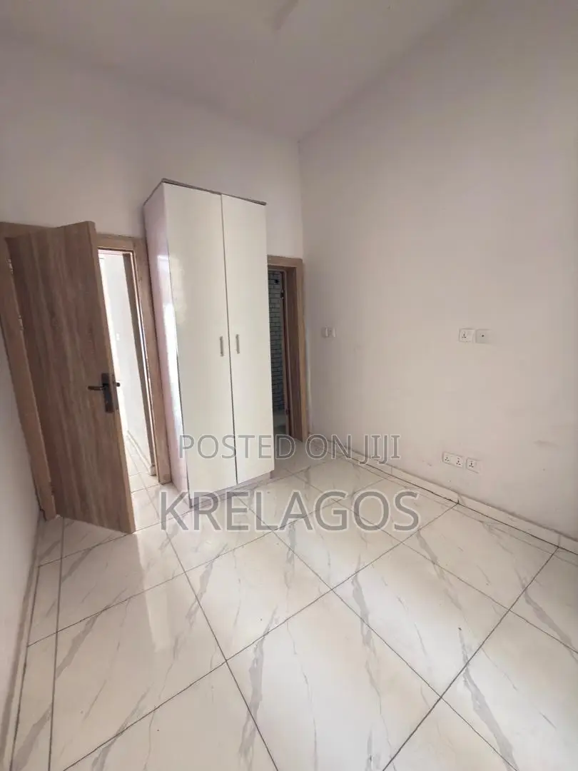 4bdrm Duplex in Ikota for sale in Ikota