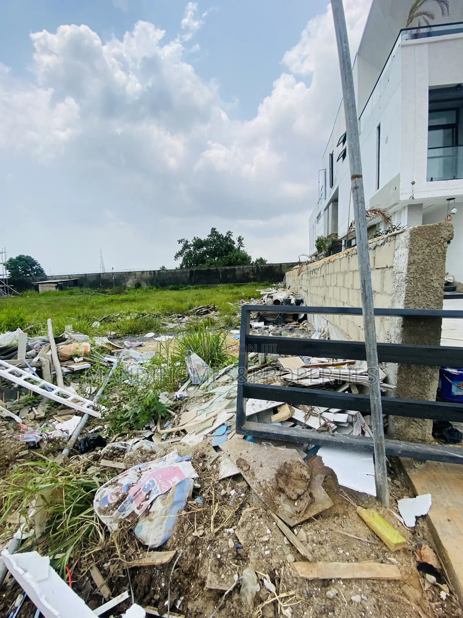 A Table Dry Land for Sale (Can Enter 2 Fully Detached in the Estate) in Ajah