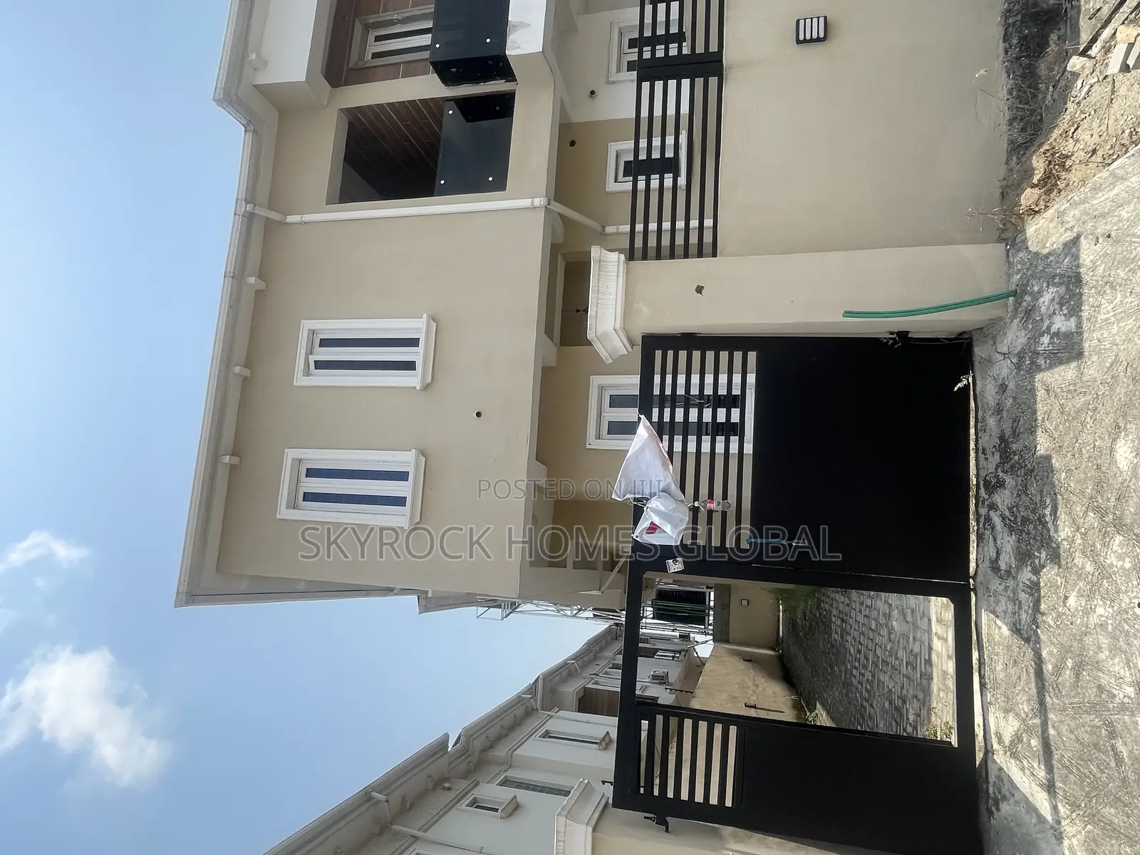 4bdrm Duplex in Ikota for rent in Ikota