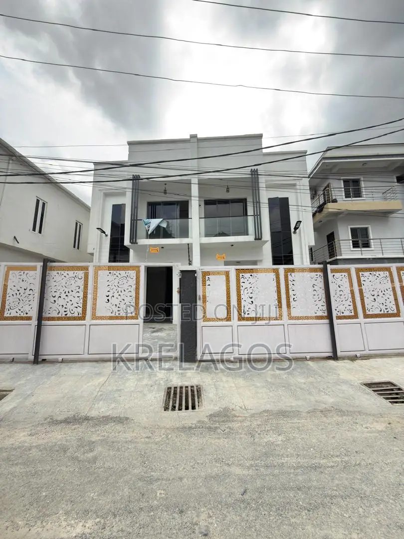 4bdrm Duplex in Ikota for sale in Ikota