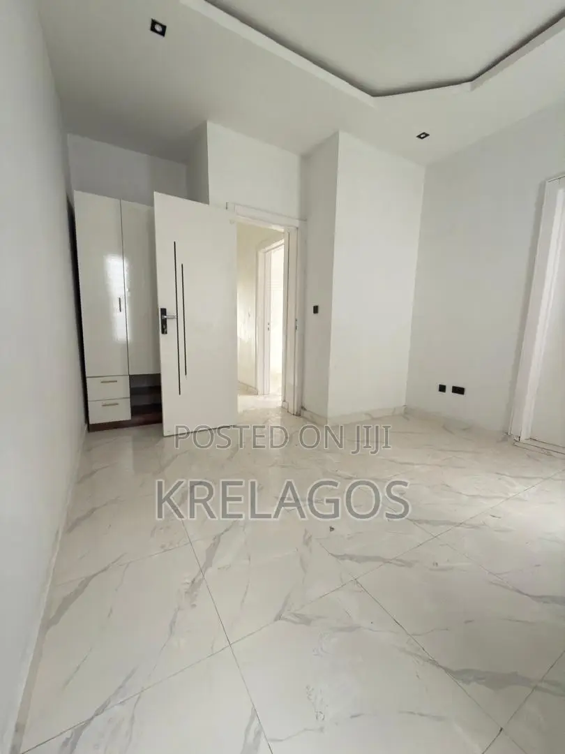 4bdrm Duplex in Ikota for sale in Ikota