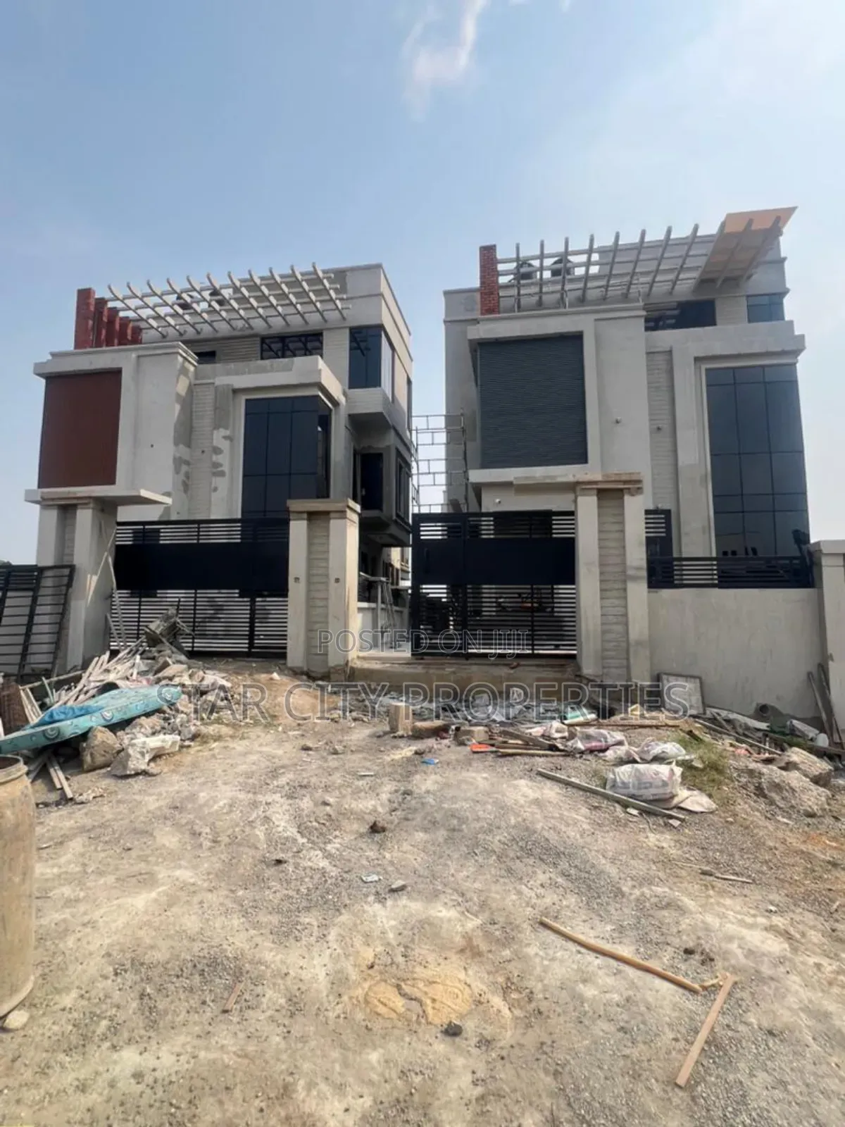 4bdrm Duplex in Surulere Lagos for sale in Surulere