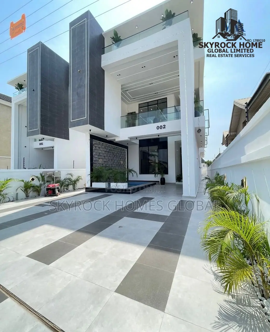 5bdrm Duplex in Ikota for sale in Ikota