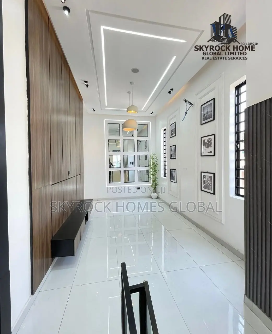5bdrm Duplex in Ikota for sale in Ikota
