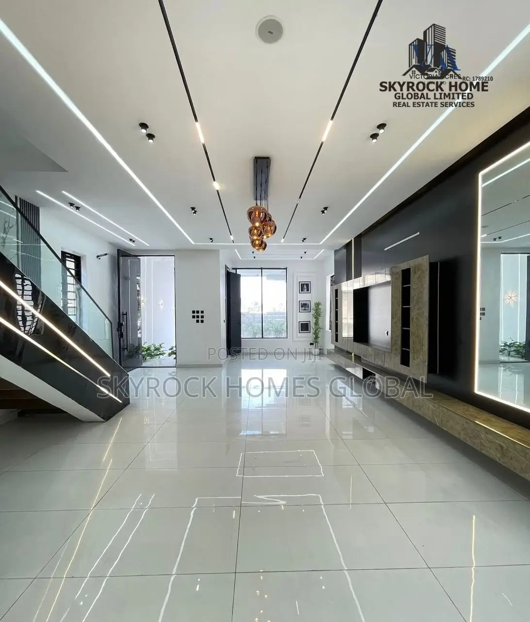 5bdrm Duplex in Ikota for sale in Ikota
