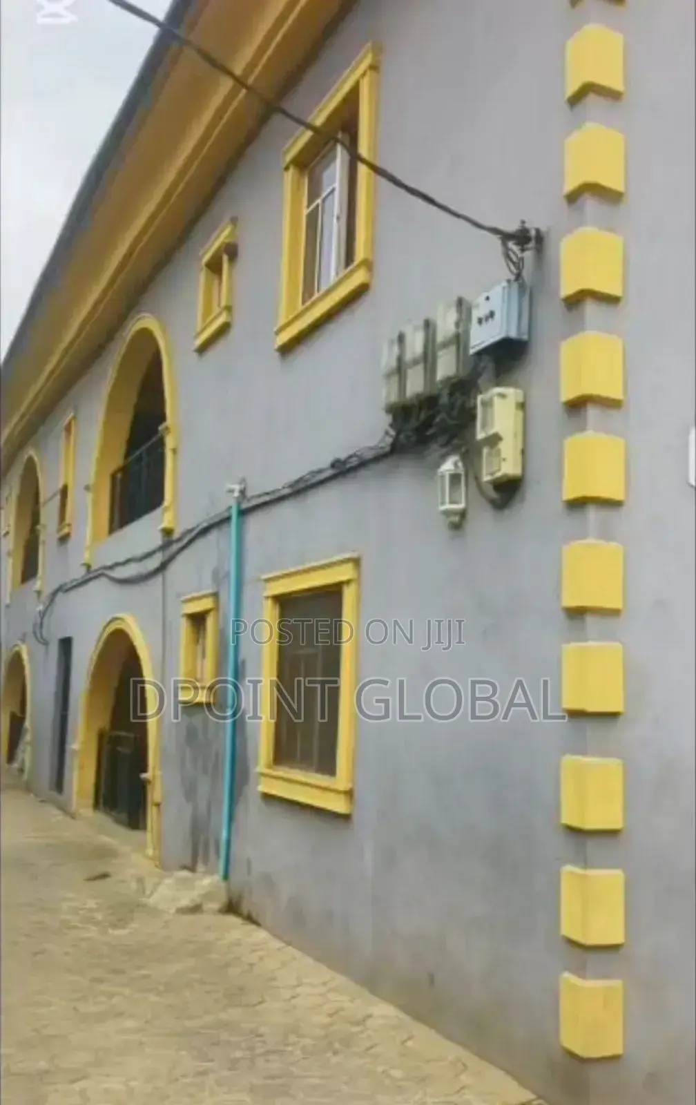 12bdrm Block of Flats in In Estate, Oko-Oba for sale in Oko-Oba