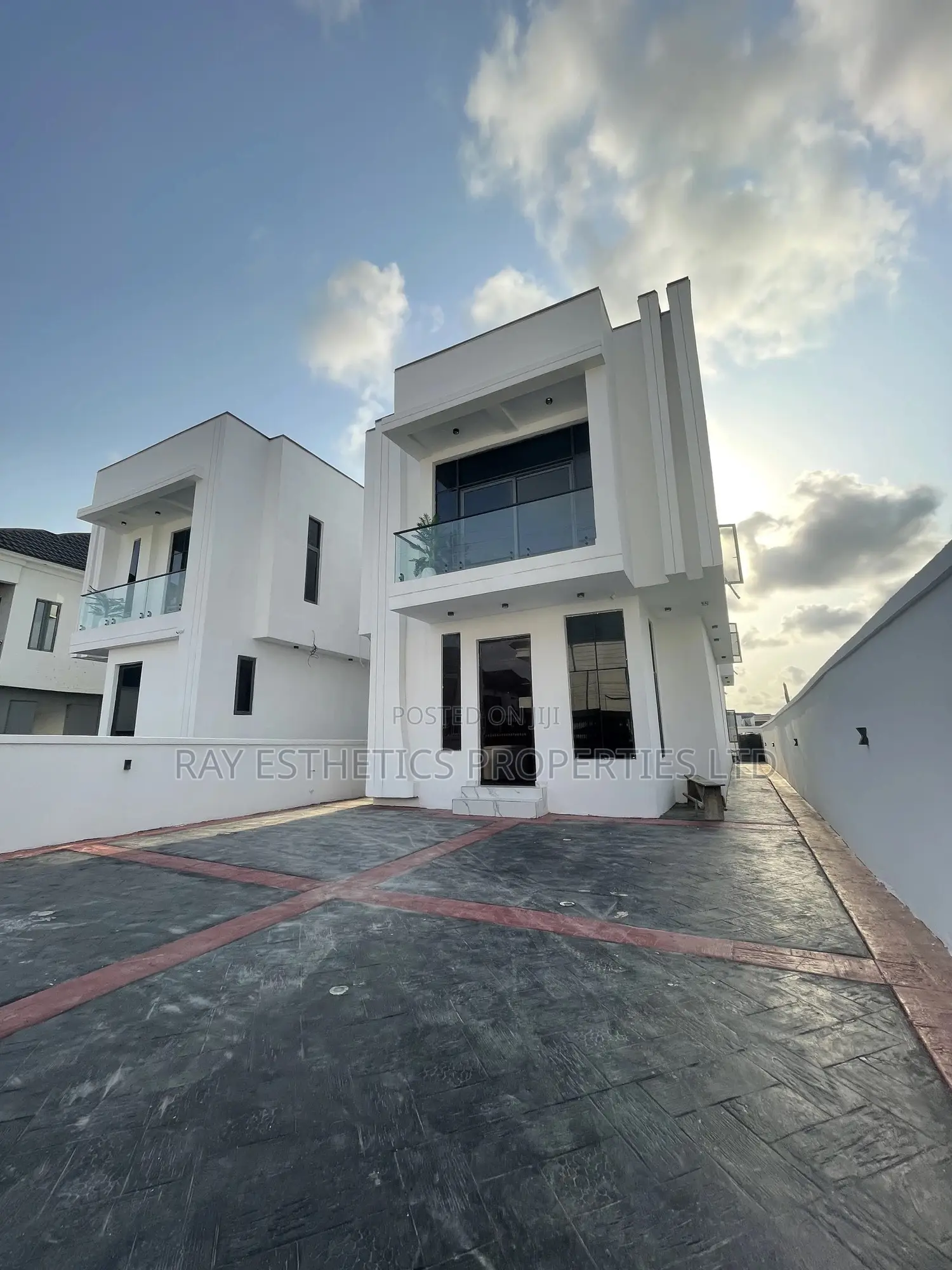 5bdrm Duplex in Harris Drive, VGC / Ajah for sale in VGC / Ajah