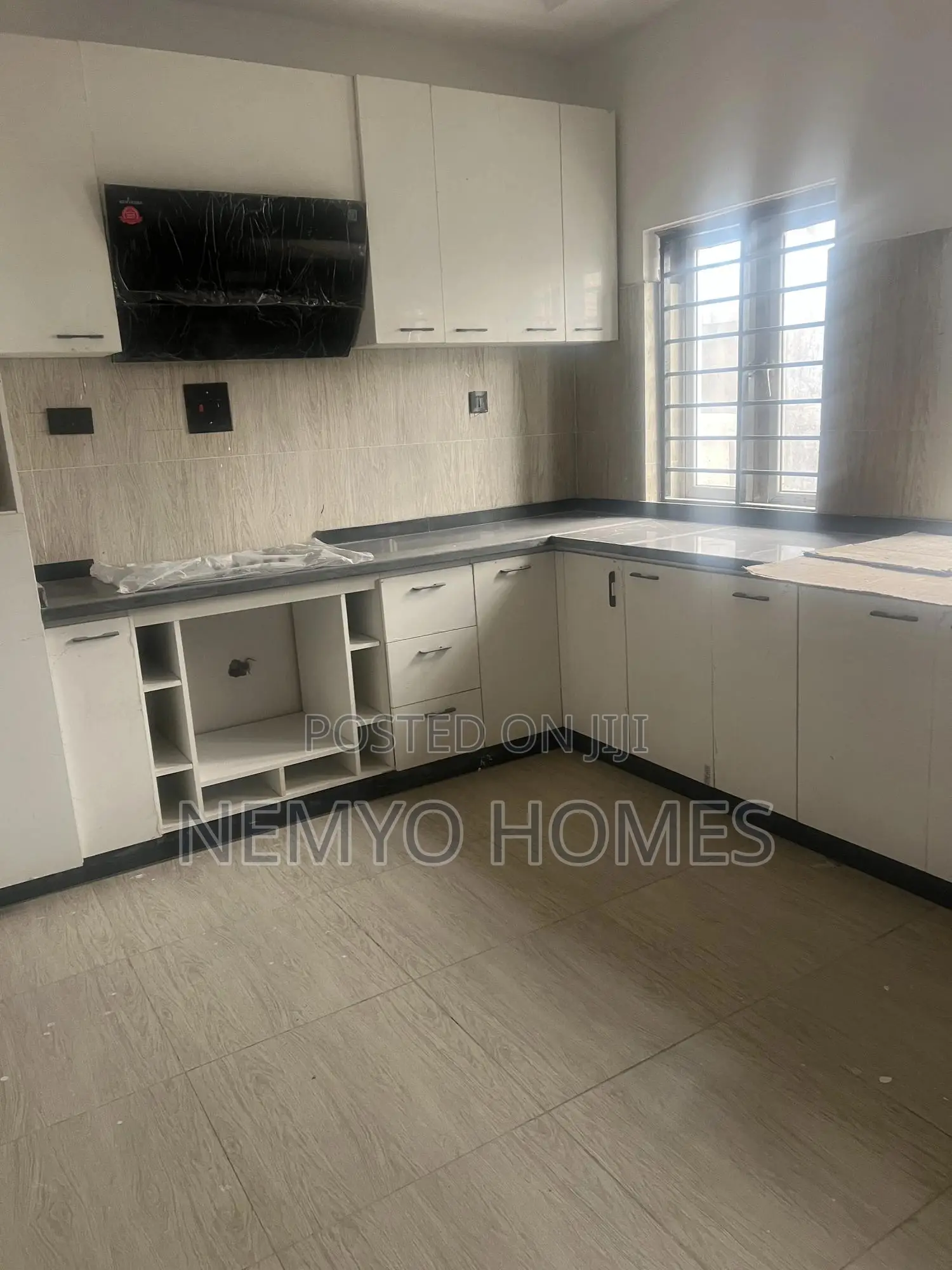 4bdrm Duplex in Kaura for sale in Kaura