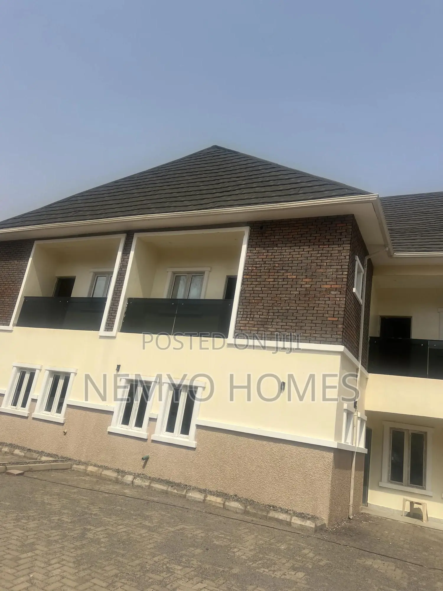 4bdrm Duplex in Kaura for sale in Kaura