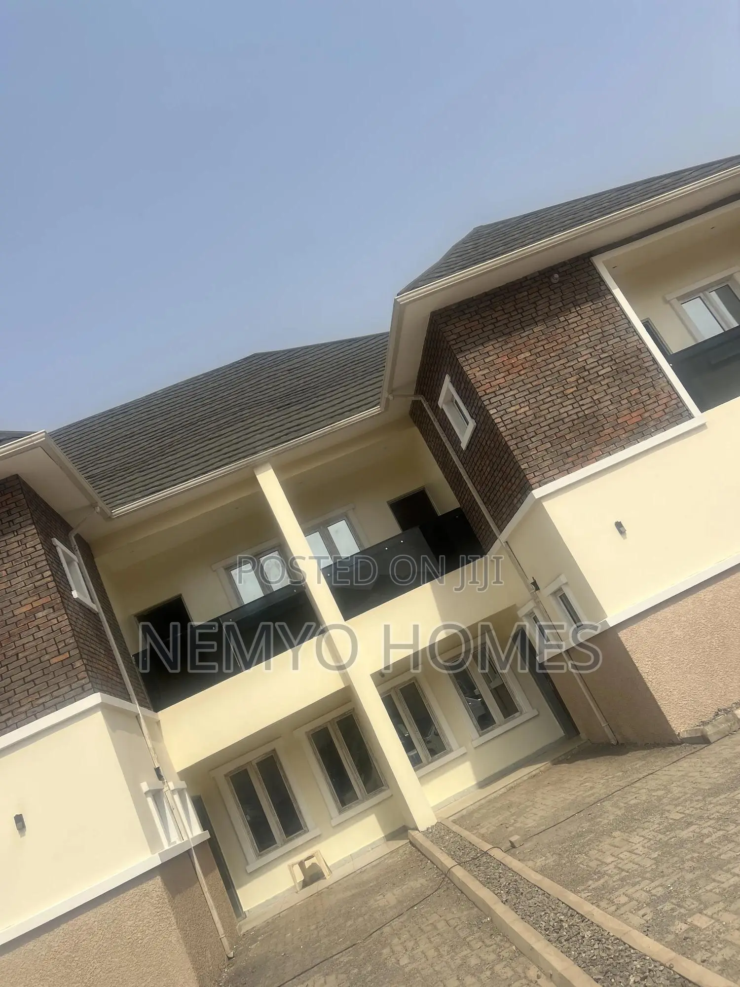 4bdrm Duplex in Kaura for sale in Kaura