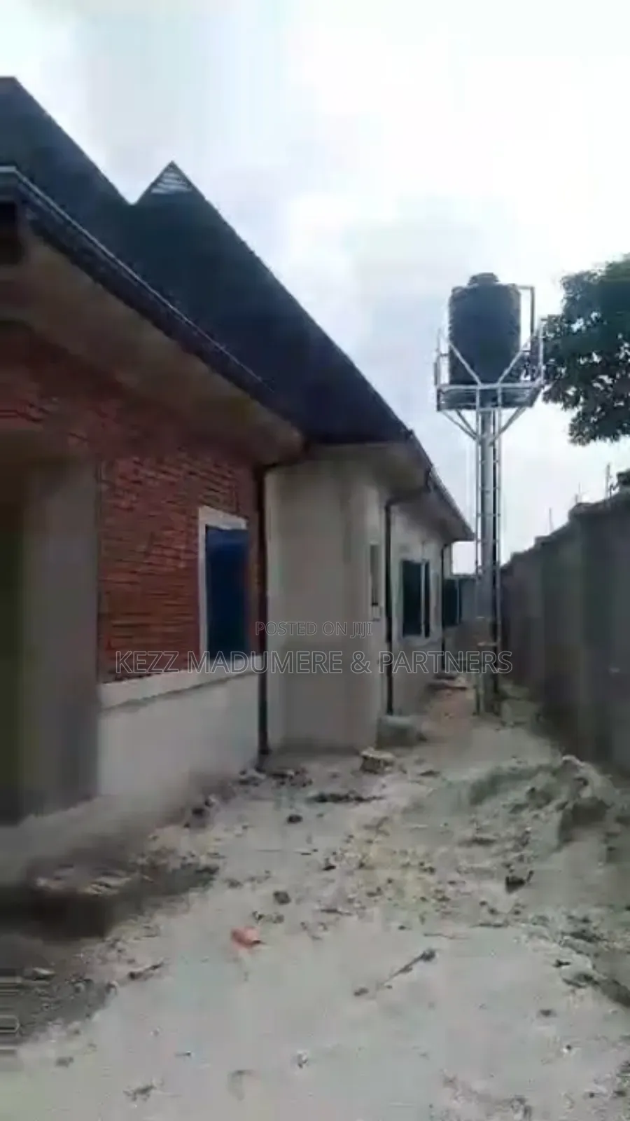 3bdrm Bungalow in Sars Road Port, Obio-Akpor for sale in Obio-Akpor