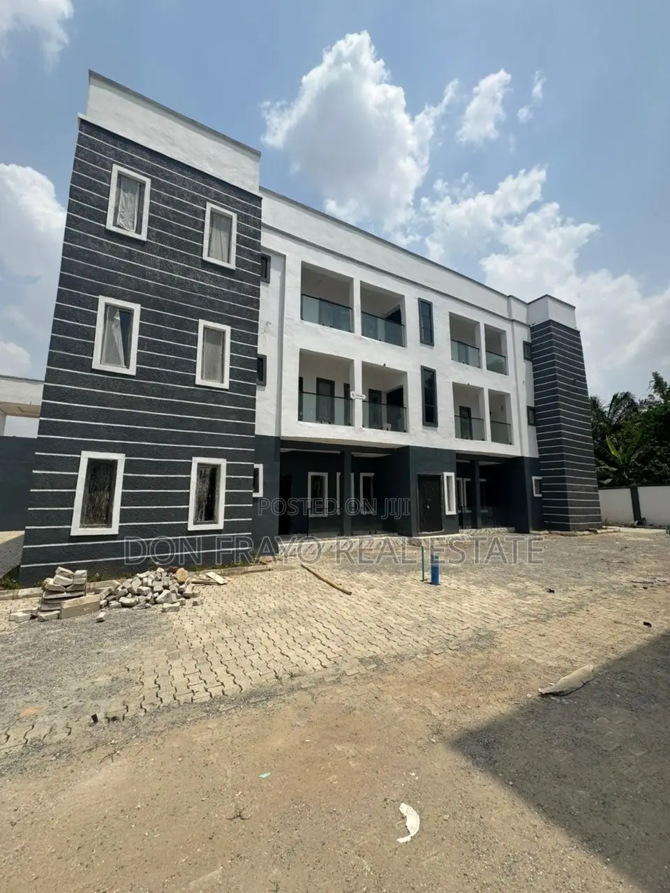 3bdrm Apartment in Ring Road Gra, Oluyole Estate for sale in Oluyole Estate