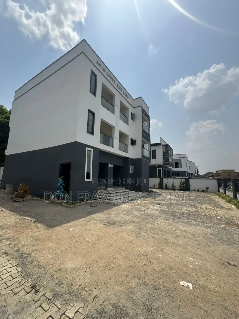 3bdrm Apartment in Ring Road Gra, Oluyole Estate for sale in Oluyole Estate