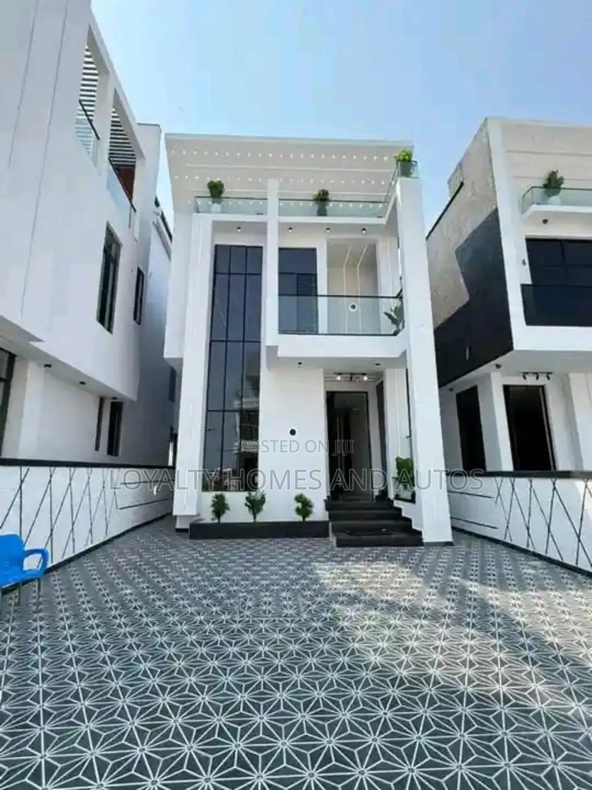 5bdrm House in Chevron for sale in Chevron