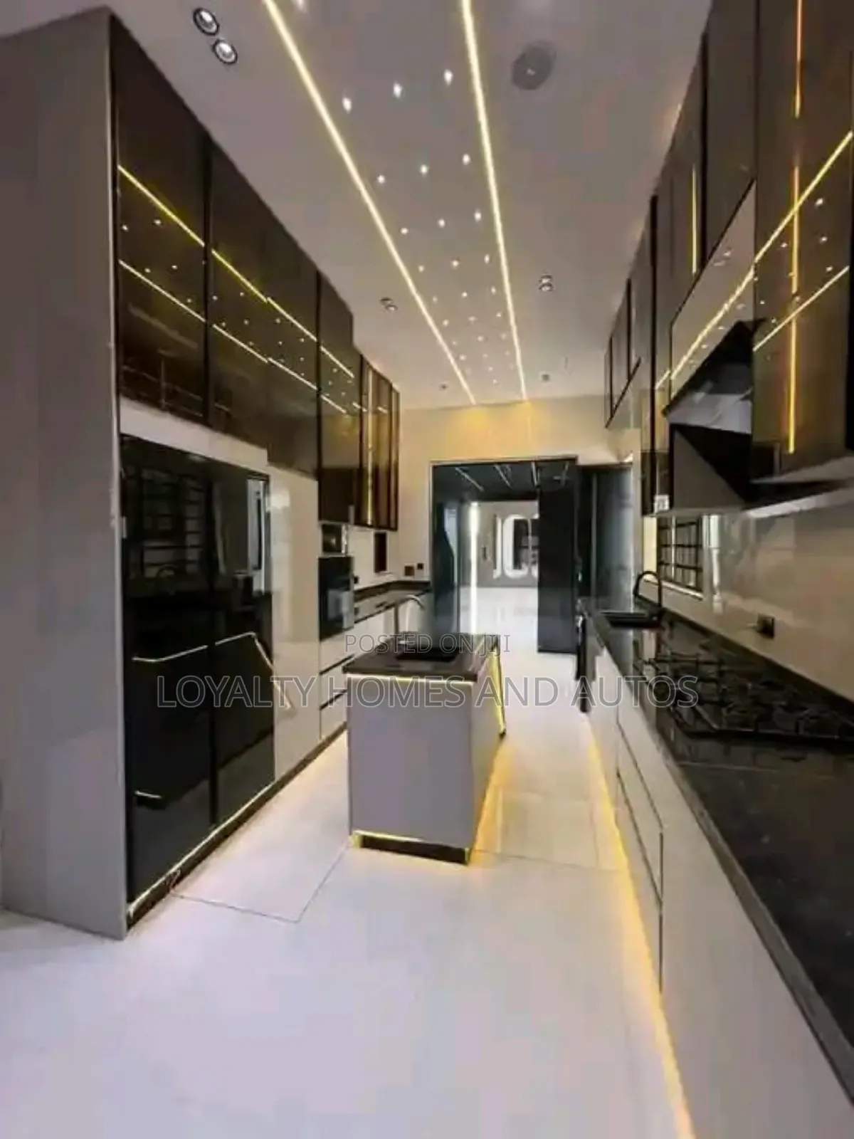 5bdrm House in Chevron for sale in Chevron