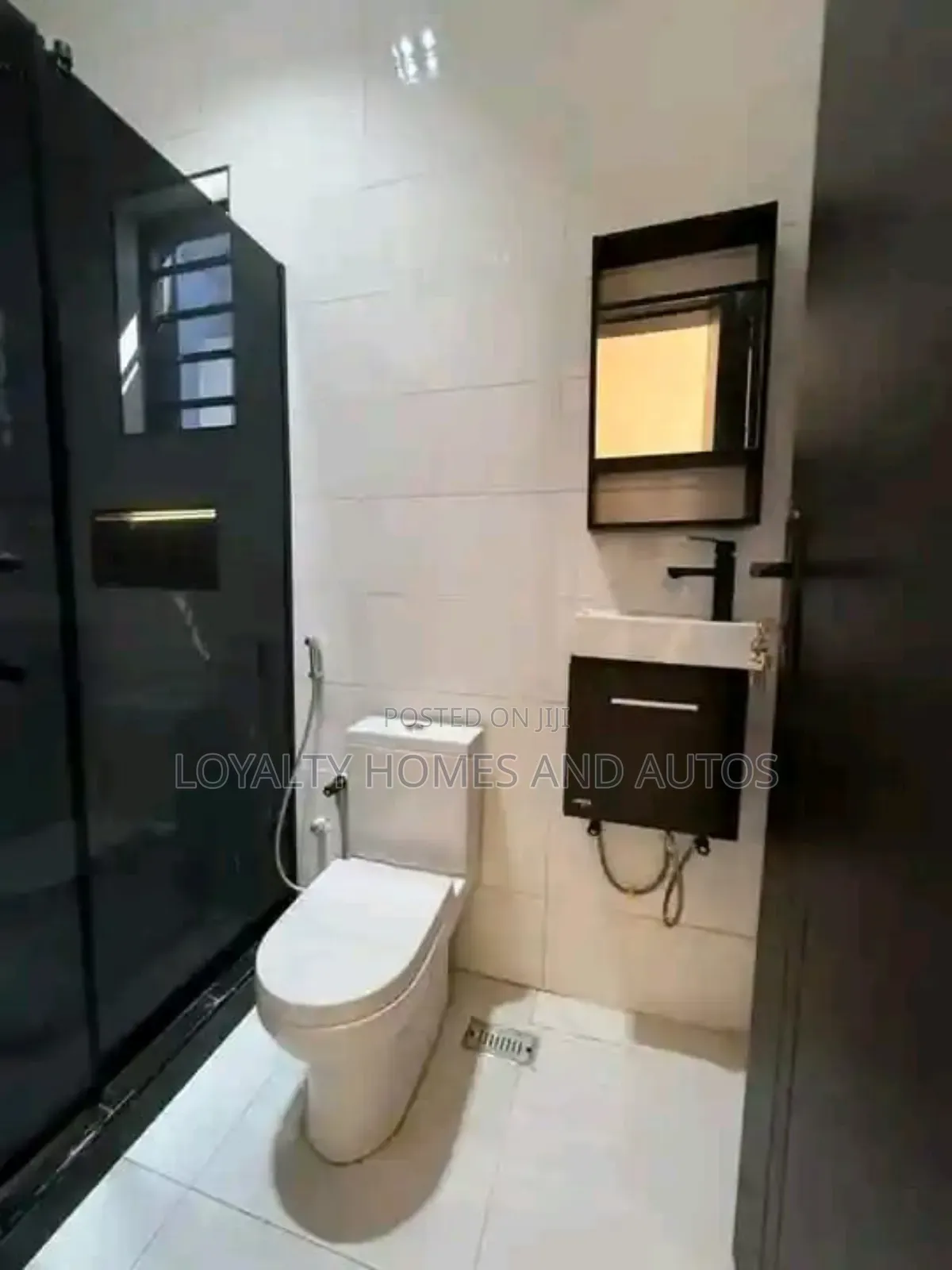 5bdrm House in Chevron for sale in Chevron
