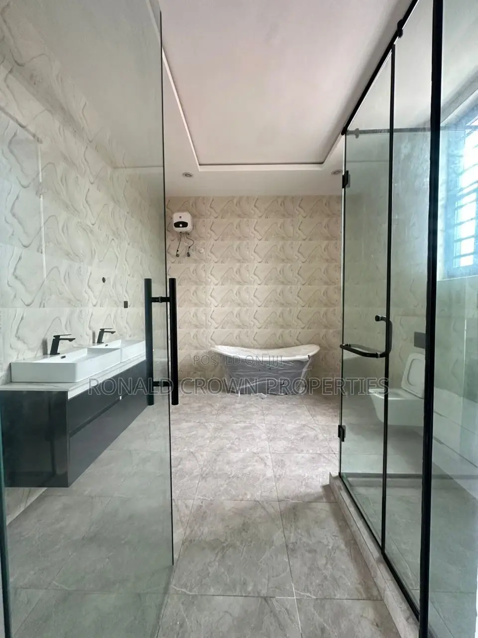 5bdrm Duplex in Osapa london for sale in Osapa london