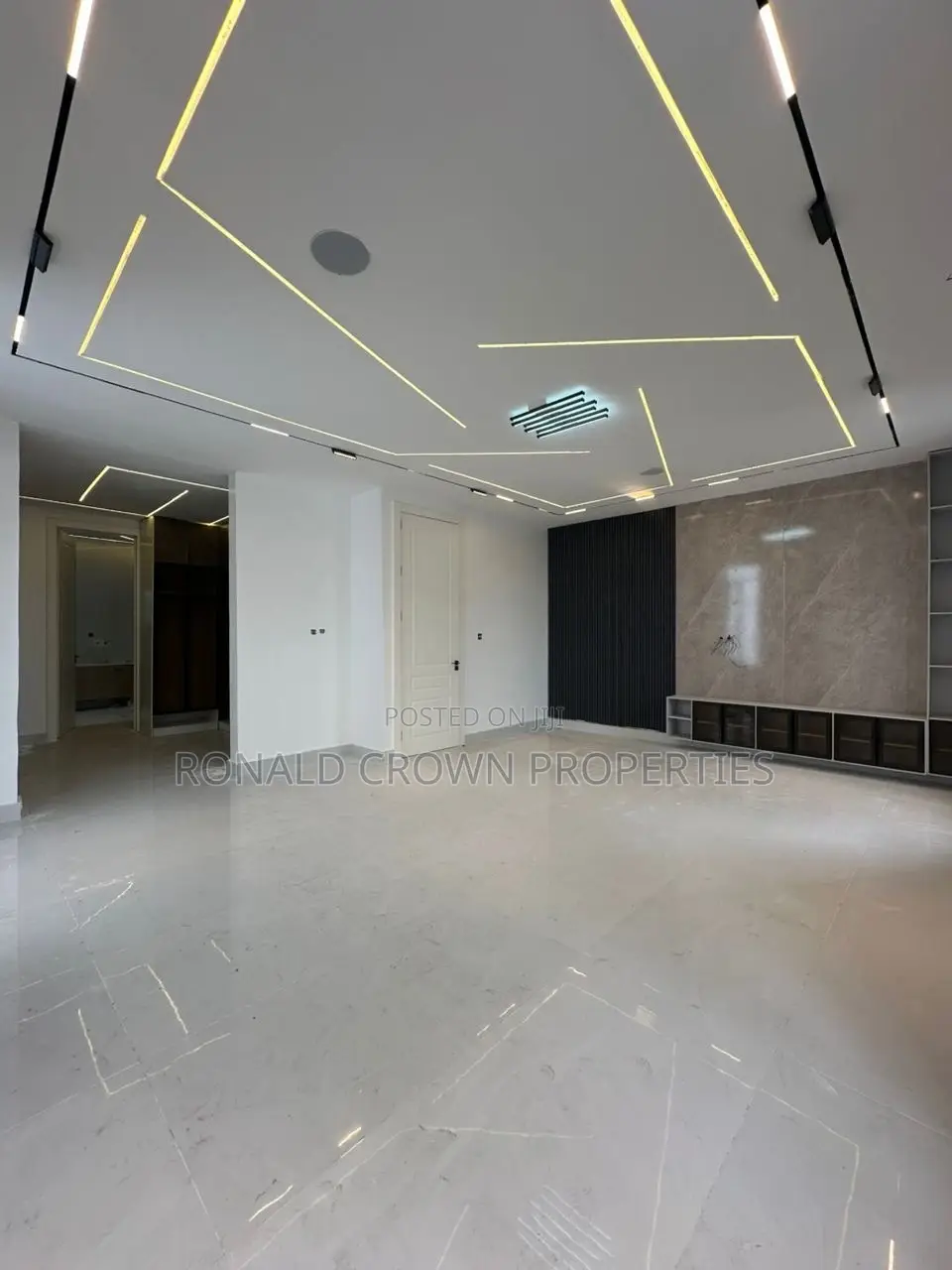 5bdrm Duplex in Lekki Phase 1 for sale in Lekki Phase 1