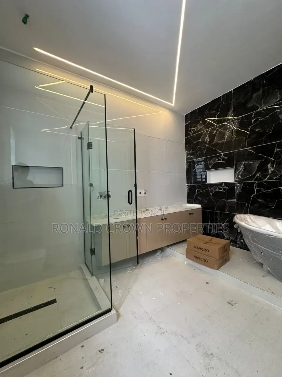 5bdrm Duplex in Lekki Phase 1 for sale in Lekki Phase 1