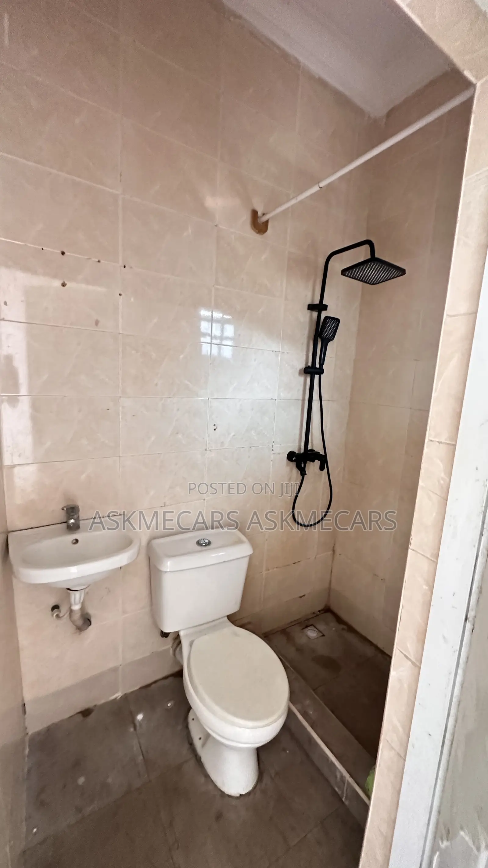 2bdrm Room & Parlour in Ikota School for rent in Ikota