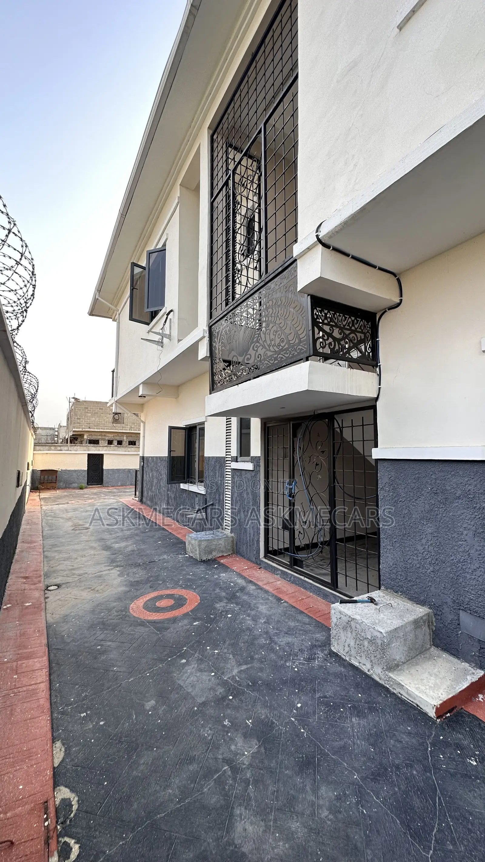 2bdrm Room & Parlour in Abrahim Adesanya, Ajah for rent in Ajah