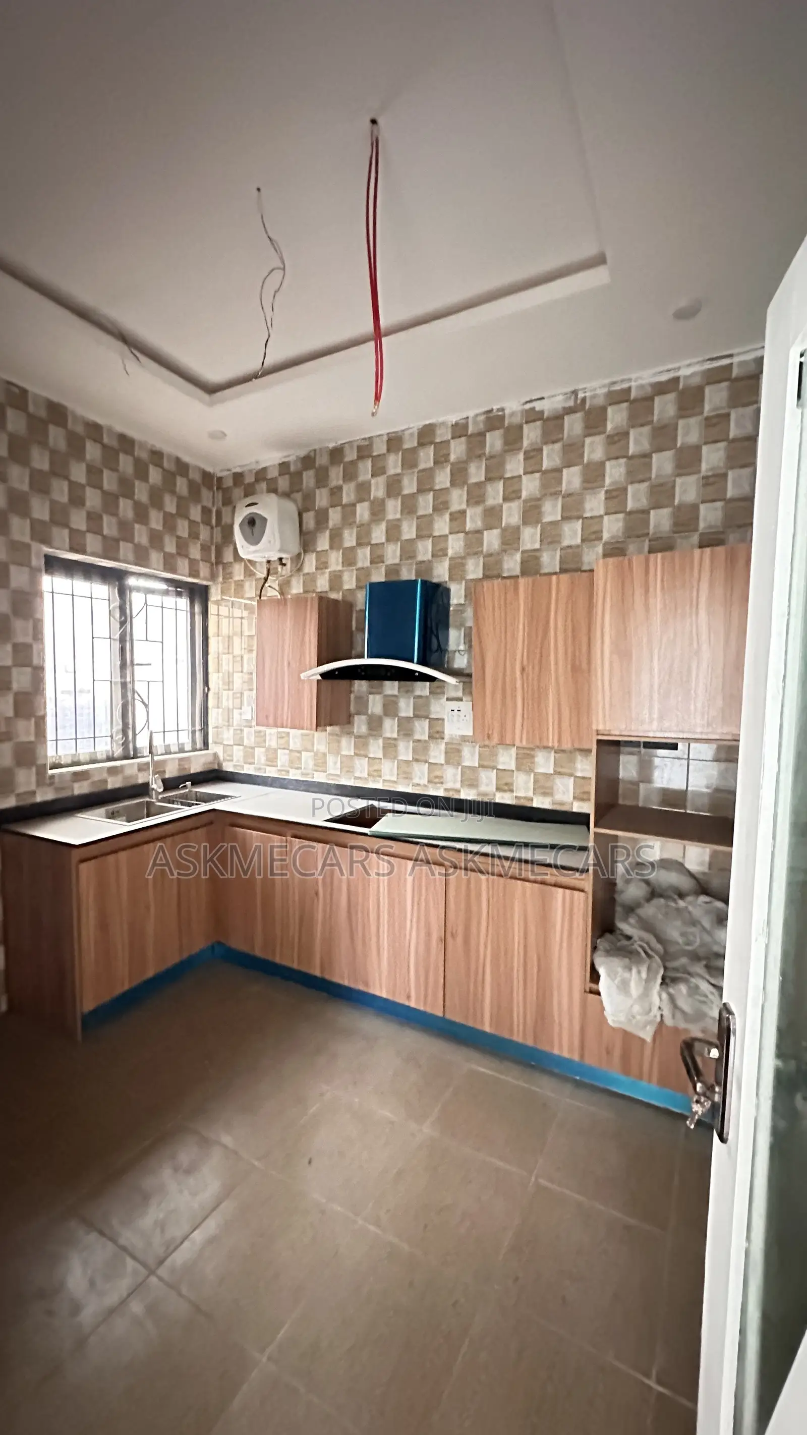 2bdrm Room & Parlour in Abrahim Adesanya, Ajah for rent in Ajah