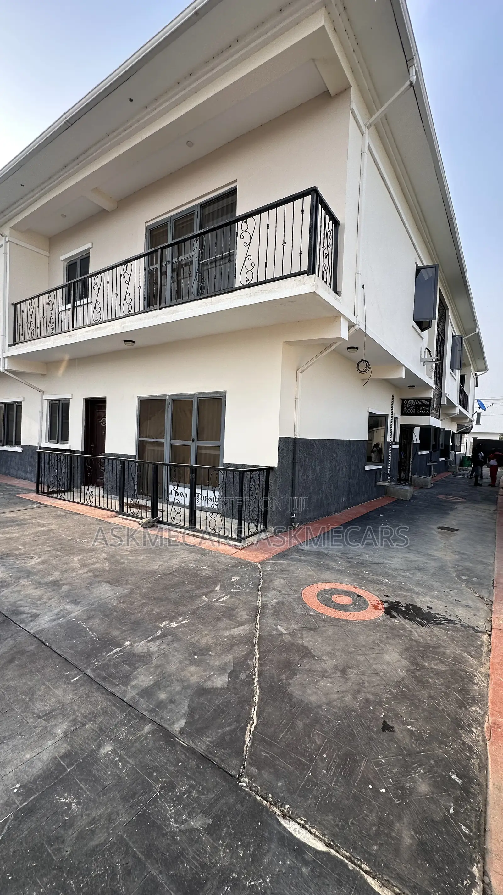 2bdrm Room & Parlour in Abrahim Adesanya, Ajah for rent in Ajah
