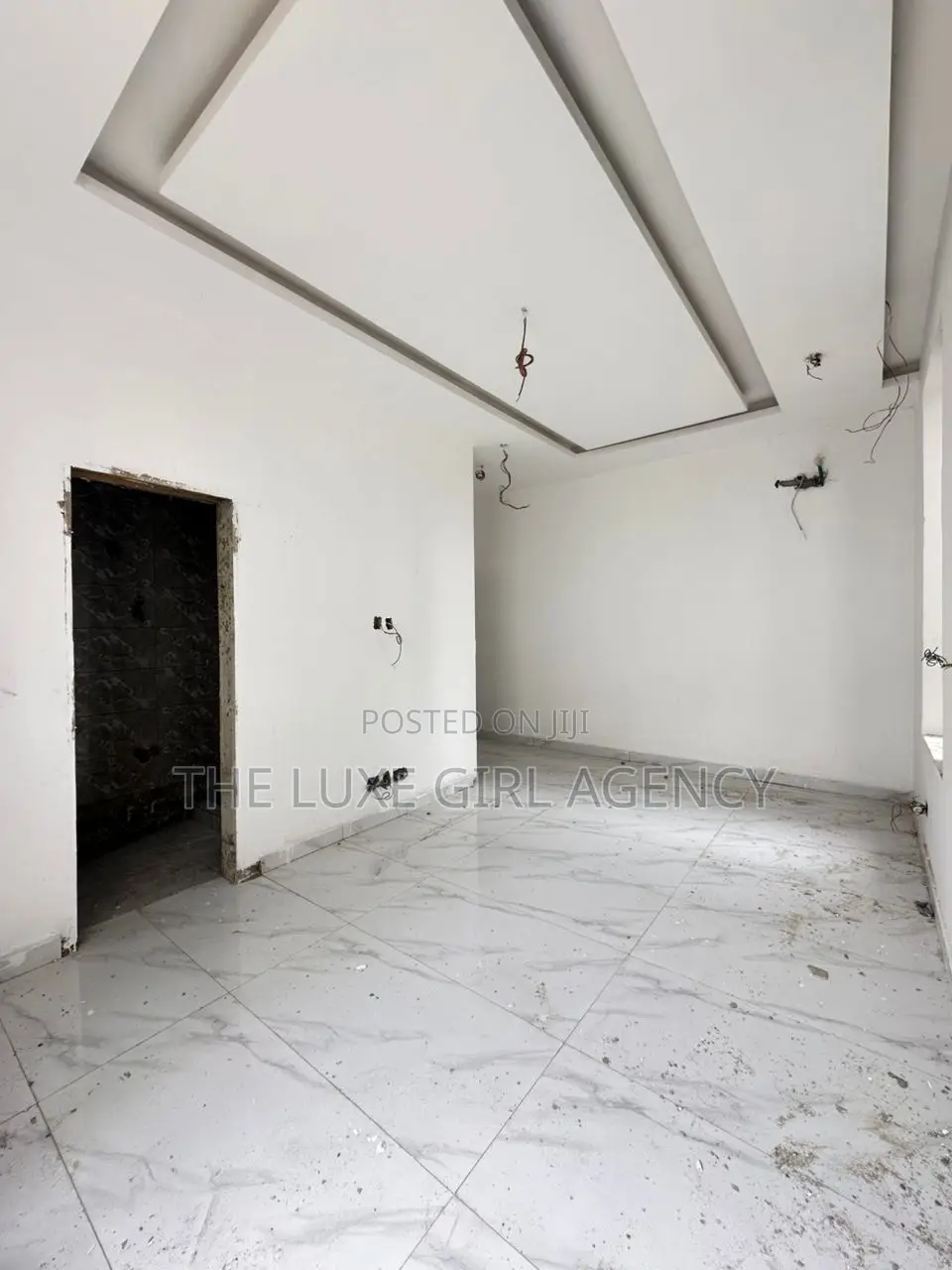 1bdrm Block of Flats in Periwinkle Estate, Lekki Phase 1 for sale in Lekki Phase 1