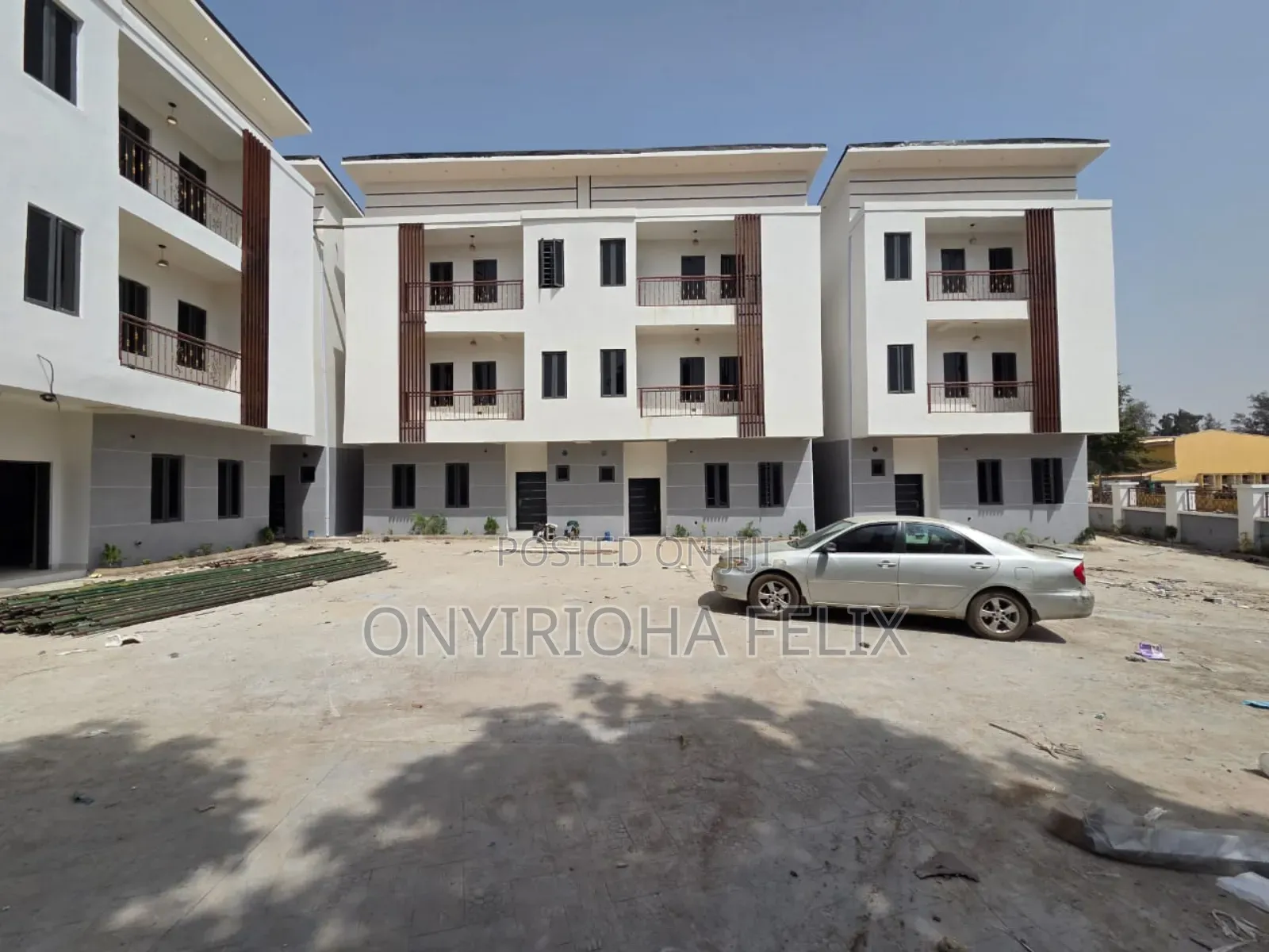 4bdrm Townhouse/Terrace in Utako for sale in Utako