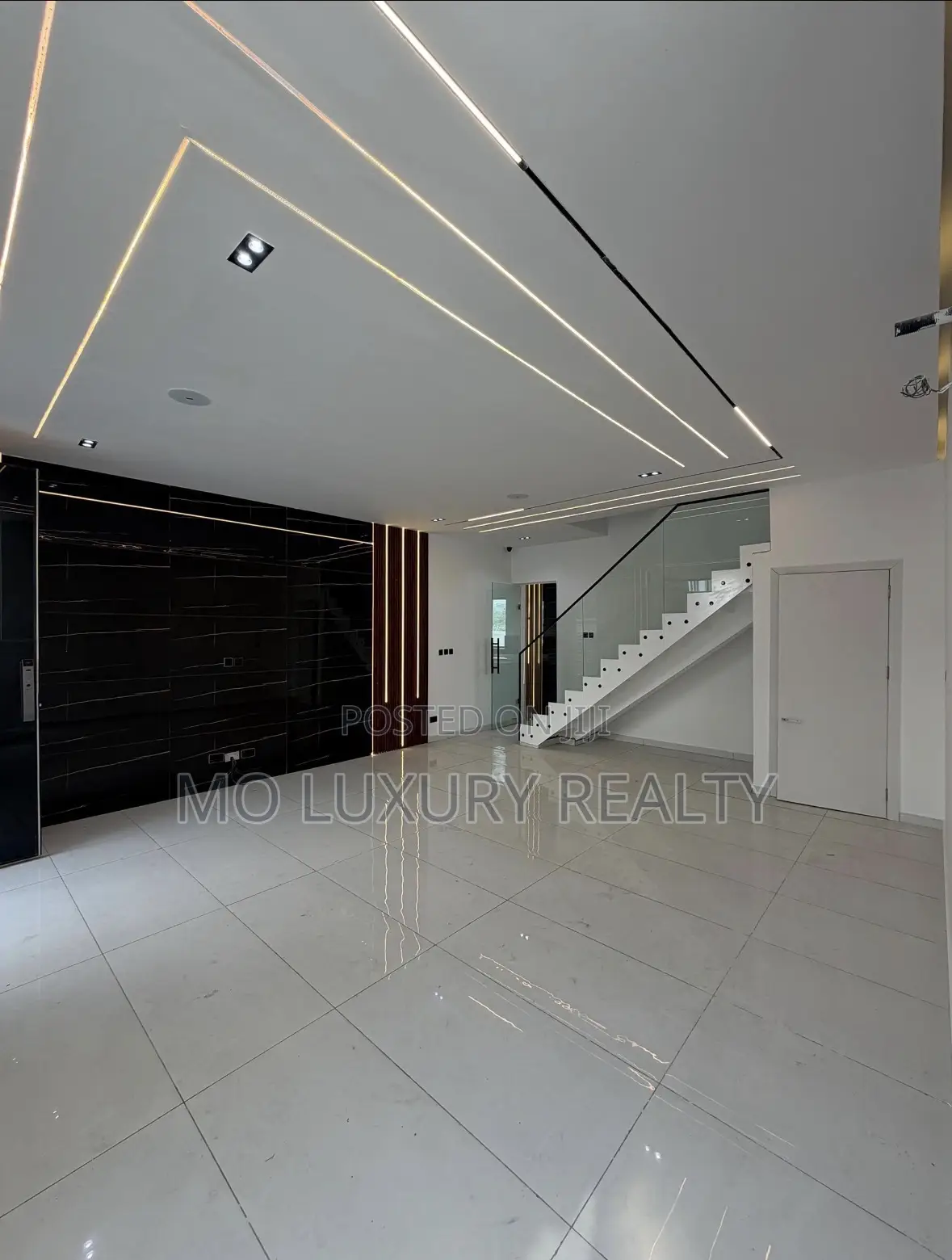 4bdrm Townhouse/Terrace in Ikota for sale in Ikota