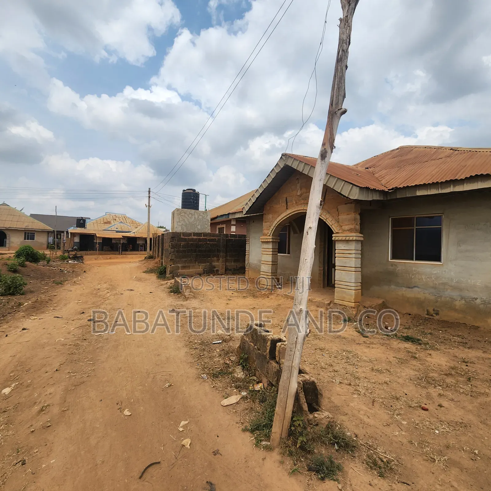 2bdrm Bungalow in Omi Adio for sale in Omi Adio
