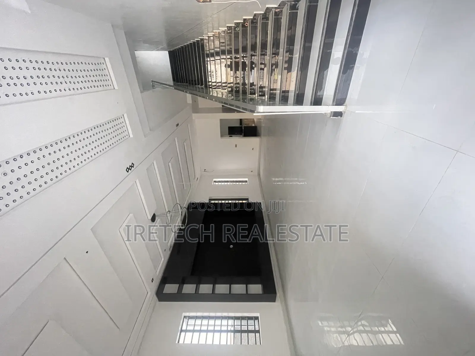 5bdrm Duplex in In A Well Secured, Sangotedo for sale in Sangotedo