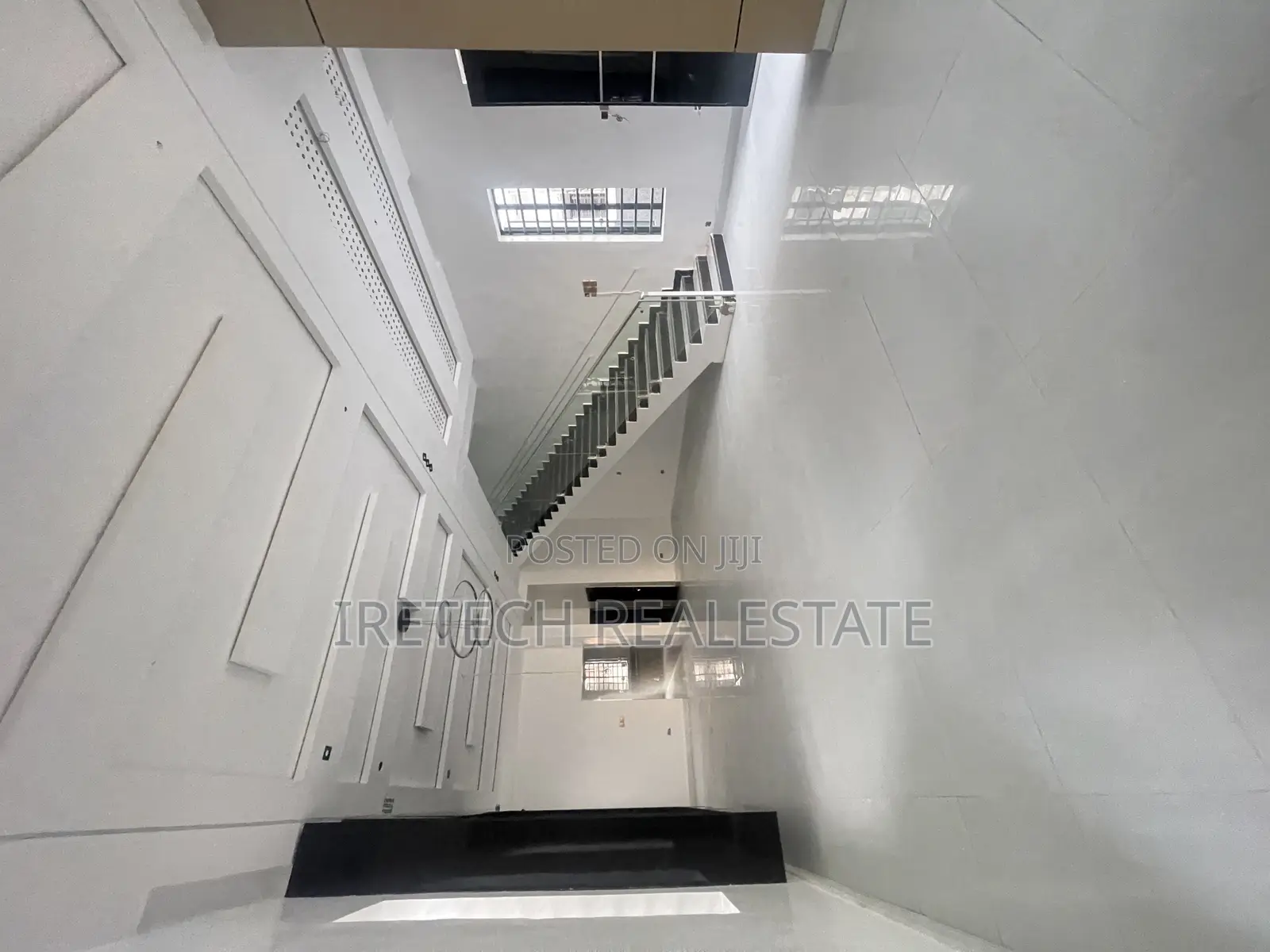 5bdrm Duplex in In A Well Secured, Sangotedo for sale in Sangotedo